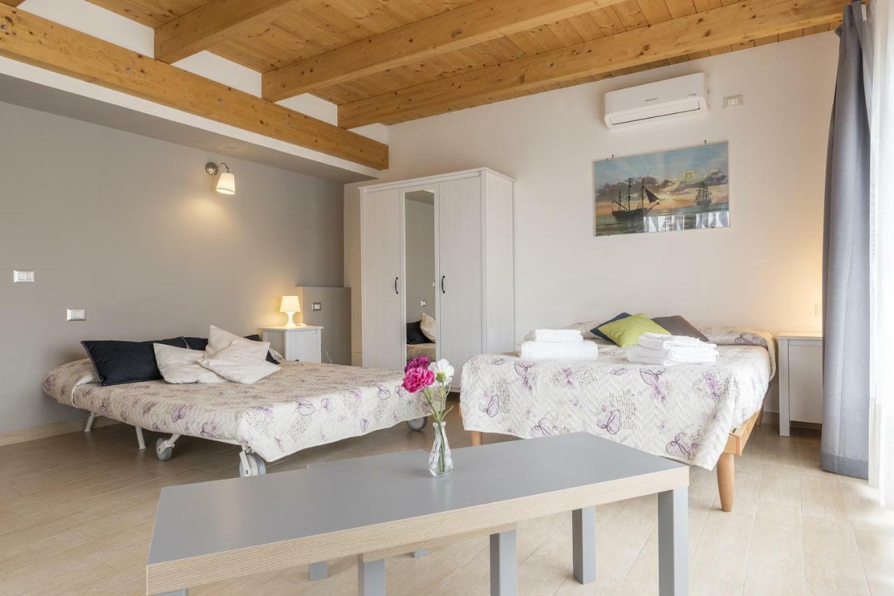 Peperino Attic Flat Apartment Ciampino Bagian luar foto